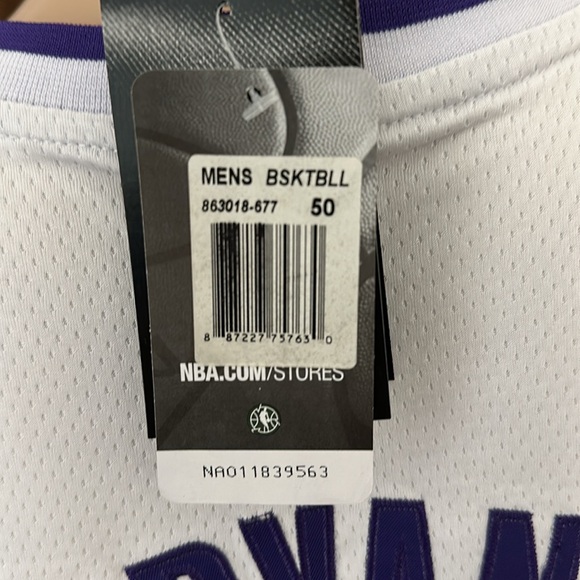 322. Kobe Bryant Lakers #24 licensed jersey size 50 new w tags Nike/wish patch - Picture 12 of 12